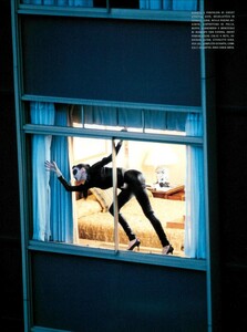 ARCHIVIO - Vogue Italia (February 2001) - The Vagaries of Fashion - 013.jpg