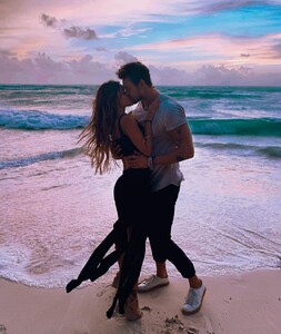 mariadelmar_molar_84436362_184408119308927_7993662376747658890_n (1).jpg