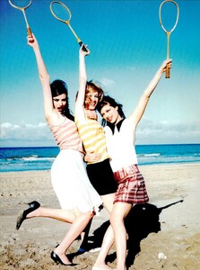 ARCHIVIO - Vogue Italia (June 2001) - Smash of Stripes - 008.jpg