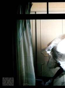 ARCHIVIO - Vogue Italia (February 2001) - The Vagaries of Fashion - 007.jpg