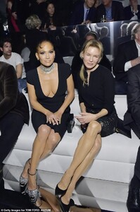 24467282-7980863-The_stars_aligned_Inside_the_runway_show_JLo_rubbed_elbows_with_-a-15_1581181933151.jpg