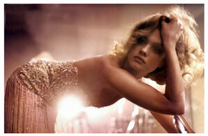 25859_VogueIT_March2004_Supplement_MarvelousExcess_11_122_436lo.thumb.jpg.1271f49fd2c4af0ffc7554fcf21f0047.jpg