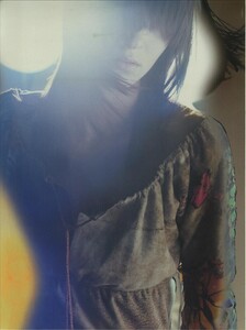 ARCHIVIO - Vogue Italia (June 2002) - A Glittering Touch - 004.jpg