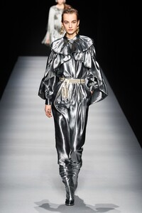 Maartje Verhoef Alberta Ferretti Fall 2020 RTW MFW 1.jpg