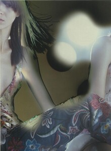 ARCHIVIO - Vogue Italia (June 2002) - A Glittering Touch - 007.jpg