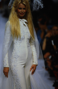 80908089_chanel-hc-fw-1994(1).thumb.jpg.4d7e47326c80405bcdfcd70bdde18eed.jpg