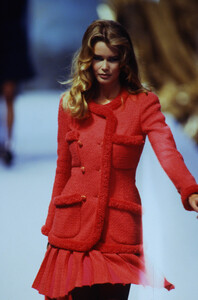 820292961_chanel-hc-fw-1991(10).thumb.jpg.acc15ce6e18736498bf6aac6651583c3.jpg