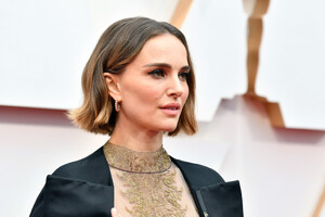 872786154_NataliePortman92ndAnnualAcademyAwardsoXcWi9NnNl8x.thumb.jpg.c705b58fc2dc95356bcd0f66bb224a49.jpg