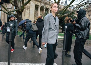 97399951_PARIS-STREETSTYLE-PHILOH-DAY3208.thumb.jpg.8bddc9deac39feee3036d7535b90f5b0.jpg