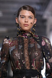 Elie-Saab-RTW-FW20-Paris-4178-1582990510.thumb.jpg.a60928a3ed988dd559af4bb7f59f7c5b.jpg