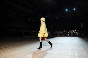Marc-Jacobs-RTW-FW20-New-York-19702-1581552772.thumb.jpg.3485b3869c5875b8fb916d982ecfc381.jpg