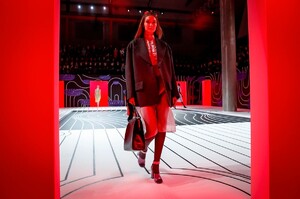 Prada-RTW-FW20-Milan-25796-1582216422.thumb.jpg.cb5c5f7e809f0e6ee1e2712e5c9f8a94.jpg