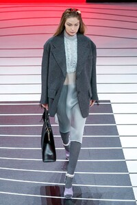 Prada-RTW-FW20-Milan-4680-1582216429.thumb.jpg.09796ec23a3884a44e6a0b45f419e570.jpg