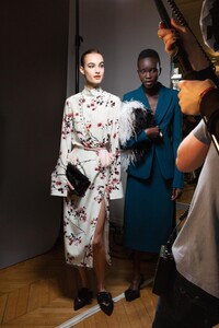 backstage-defile-altuzarra-automne-hiver-2020-2021-paris-coulisses-92.thumb.jpg.c0c87d773d7d4b120f2e48569a2a5a3e.jpg