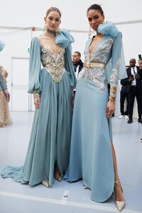 backstage-defile-elie-saab-printemps-ete-2020-paris-coulisses-146.thumb.jpg.59c25c6d7a825ac43c46527cf947166c.jpg