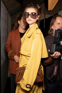 backstage-defile-fendi-printemps-ete-2020-milan-coulisses-133.thumb.jpg.7defa1785baa0c0d4efb3d9a7e83a6d8.jpg