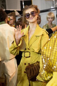 backstage-defile-fendi-printemps-ete-2020-milan-coulisses-200.thumb.jpg.1806feb943c523e369b3e80c7927ce09.jpg