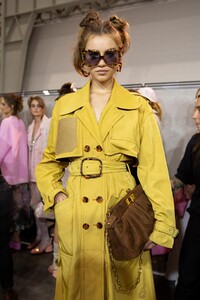 backstage-defile-fendi-printemps-ete-2020-milan-coulisses-52.thumb.jpg.4d0ff25b1dfe8c2cf5905dce867eeafd.jpg