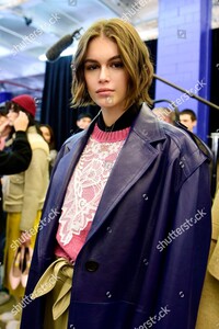 coach-show-backstage-fall-winter-2020-new-york-fashion-week-usa-shutterstock-editorial-10553318v.thumb.jpg.7f69927a8905b6d3ca4bee10905ce55a.jpg
