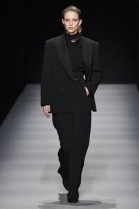 defile-alberta-ferretti-automne-hiver-2020-2021-milan-look-43.thumb.jpg.983ee148eab37e24b99e4b8e6dc3ebc6.jpg
