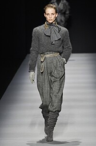 defile-alberta-ferretti-automne-hiver-2020-2021-milan-look-8.thumb.jpg.40f190bc4854fcd18c25c1c7c4dd9165.jpg