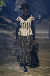 defile-christian-dior-printemps-ete-2020-paris-look-45.thumb.jpg.3fa36cc8a336f0e2d88ad5b64c60f7a8.jpg