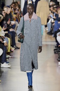 defile-lanvin-automne-hiver-2020-2021-paris-look-9.thumb.jpg.77fe6ddee326bf122b30ba3bd0aee421.jpg