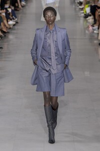 defile-max-mara-printemps-ete-2020-milan-look-5.thumb.jpg.0f99054f5a5e91186ec470b51c5e83a3.jpg