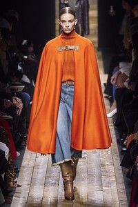 defile-michael-kors-automne-hiver-2020-2021-new-york-look-24.thumb.jpg.fccbd1a1eba8157bdf5098c2e3437f53.jpg