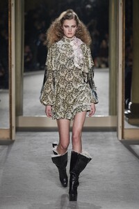 defile-philosophy-di-lorenzo-serafini-automne-hiver-2020-2021-milan-look-14.thumb.jpg.43fa7257e9b656bd978b6711038c1649.jpg