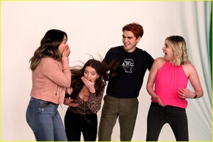 kj-apa-ellen-show-05.jpg