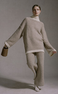 large_staud-brown-dylan-knit-oversized-sweater.thumb.jpg.0031c452d2f258cb48963022a49df871.jpg