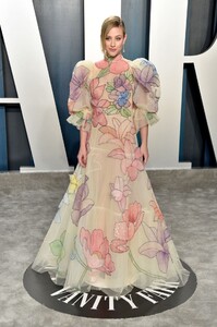 lili-reinhart-vanity-fair-oscar-party-2020-0.jpg