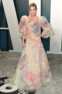 lili-reinhart-vanity-fair-oscar-party-2020-14.jpg
