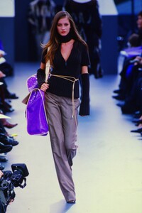 louis-vuitton-fw-1999.thumb.jpg.0889a00347f70e456a733d0c2557afdd.jpg