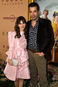 zooey-deschanel-emma.-premiere-in-los-angeles-0.jpg