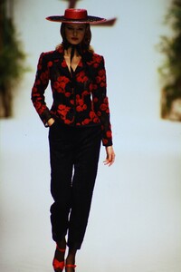 yves-saint-laurent-ss-1995 (4).jpg