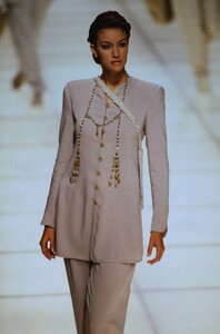 1424613619_giorgio-armani-ss-1994(5).thumb.jpg.13d672082dd79b1050bcc539fd94f782.jpg