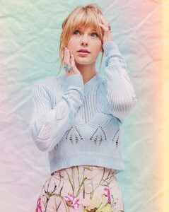 Taylor Swift 1.jpg
