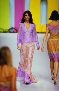 1891087551_chloe-ss-1996(4).thumb.jpg.01d5b8fab772ec5d4181898cd4663b21.jpg