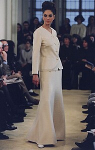 1922319411_prada-fw-1992-6(1).thumb.jpg.cd059f964de3b4959096a6ed412c5175.jpg