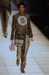 2057546032_giorgio-armani-ss-1994(4).thumb.jpg.4b606f8d91524acfc83693ea2ce2c799.jpg