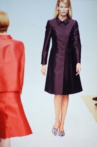 359410300_prada-fw-1995(11).thumb.jpg.f7d34ee3329cd3892dc6fd2df8a9841e.jpg
