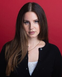 Lana Del Rey 2.jpg
