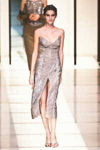 632618023_GiorgioArmani1998WomenRTW65.thumb.jpg.6186c4d6c4e21702c8742979884fe54d.jpg