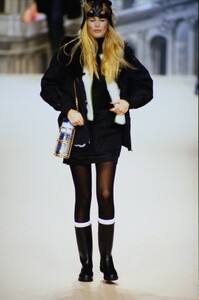 681938024_chanel-fw-1994(10).thumb.jpg.a916dd35170c38520cf2b9d68a1f7ad7.jpg