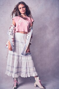 ANN-MARIE-SKIRT-WHITE-6.thumb.jpg.d5feabb6bcbf1037190dbe542383f74c.jpg