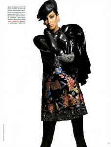 Chic_Raider_Demarchelier_Vogue_Italia_September_1991_08.thumb.png.c298a129b1bc72ba014a7c00682c4649.png