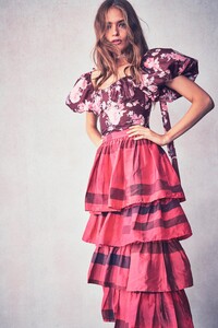JULIETA-SKIRT-RUBY-RED-6.thumb.jpg.cc69a8fd5fb0062bd0788e2d80259f46.jpg