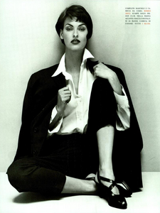 Meisel_Vogue_Italia_September_1991_04.thumb.png.300ffbc0165c3a7a7879a2a4d402bdc6.png